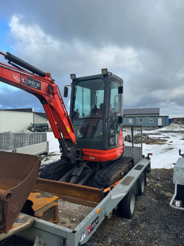 Mini pelle Kubota U 25 4 avec remorque