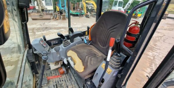 Mini-pelle Kubota U27-4 – Image 9